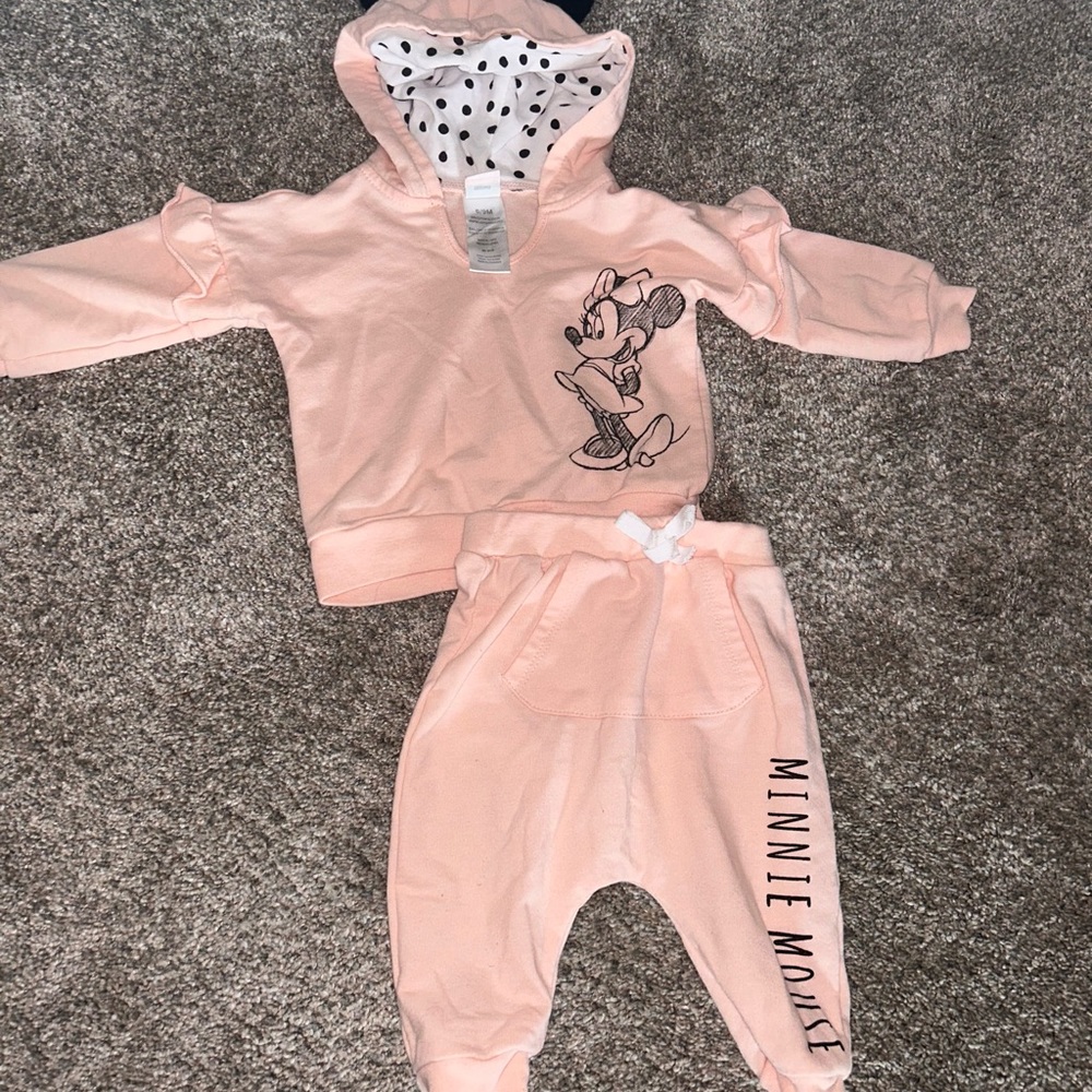 Minnie Mouse outfit